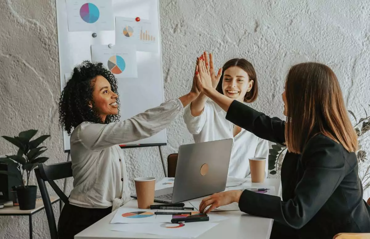 social media assistance